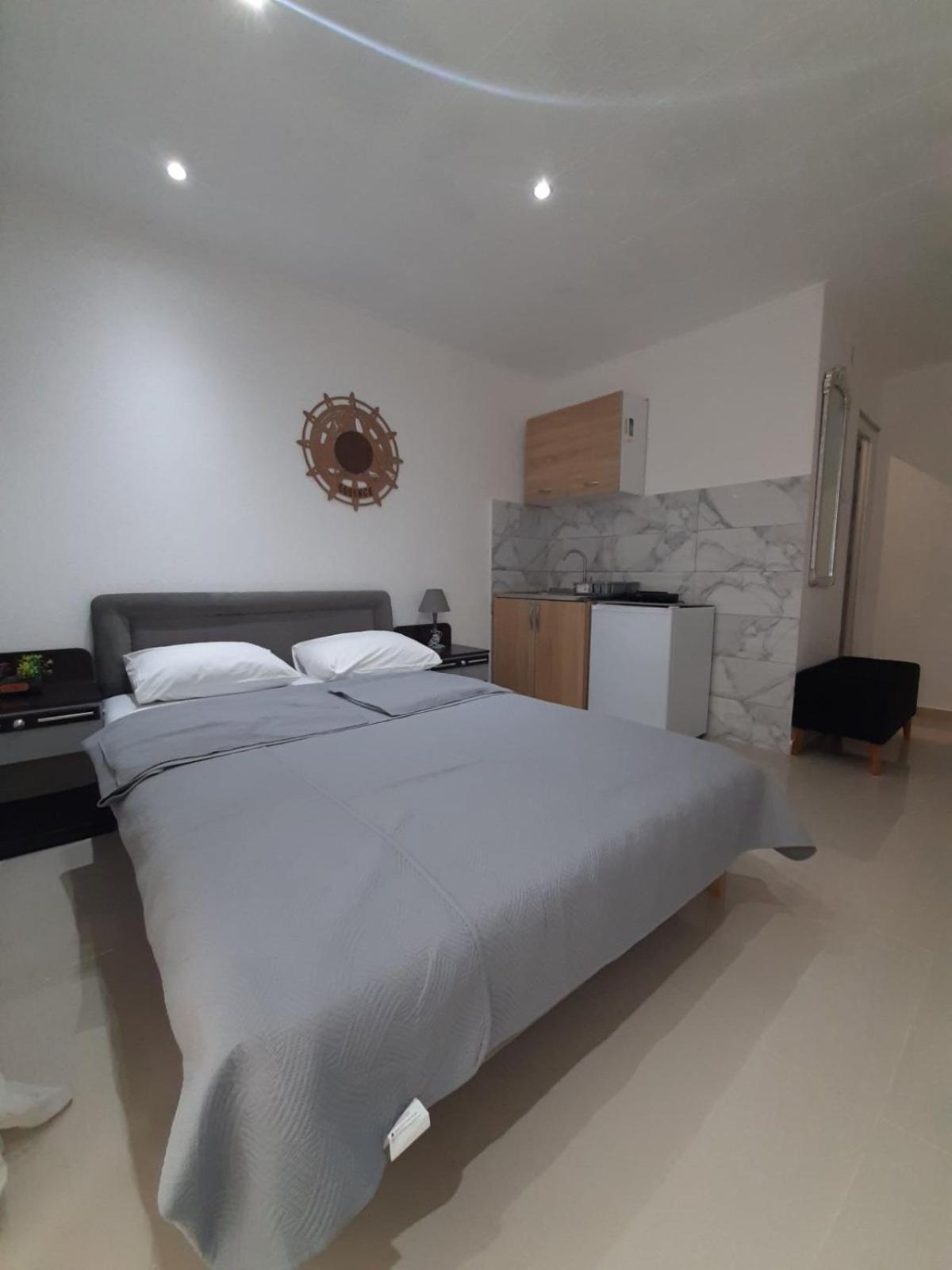 Becic Apartments Улцинь Экстерьер фото